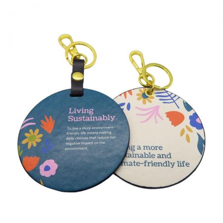 Porta-copos de couro com design personalizado do logotipo.