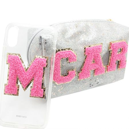 Star Lapel Pin कपड़ों और माउंटिंग धागों के लिए बड़ी संख्या में रंगों का चयन प्रदान करता है।