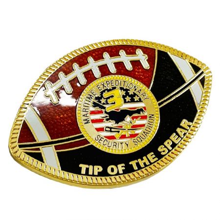'STAR LAPEL PIN' hat erfolgreich Tausende von American-Football-Münzen hergestellt.
