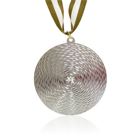 Lembranças de metal personalizadas são ótimas para promover a marca.