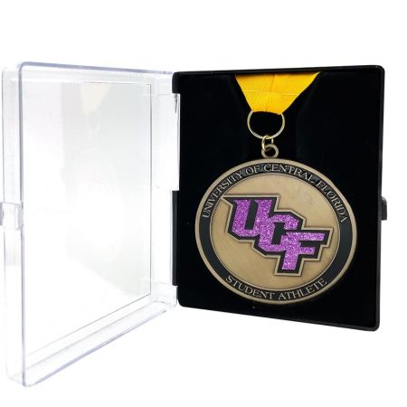 Personalized medal with glitter