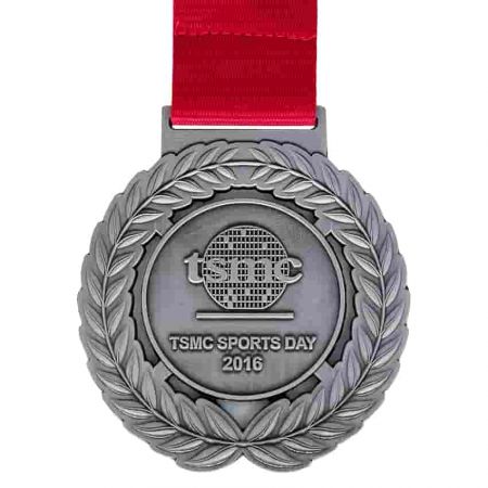 Metalblanke medaljer - De blanke medaljer er lavet af støbt zinklegering.
