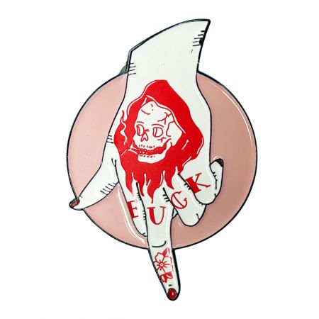 Los distintivos de esmalte personalizados funcionan bien con cualquier diseño o logotipo.