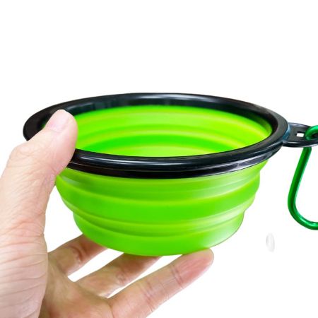 The travel dog bowl material is easy to clean and dishwasher safe.
