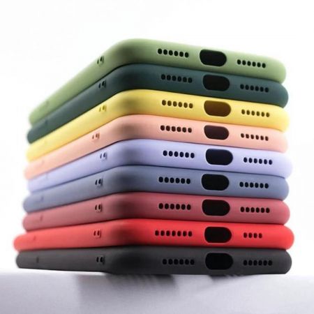 Custodia per telefono in silicone disponibile in colore PMS.
