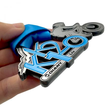 Custom race medals for your brand.