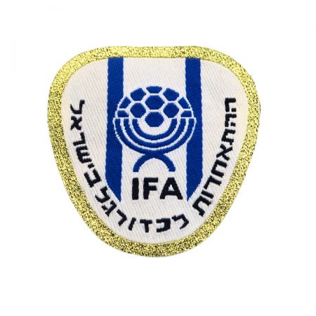 Omarm de geest van het spel door uw uitrusting te tooien met een tijdloze en klassieke football patch.