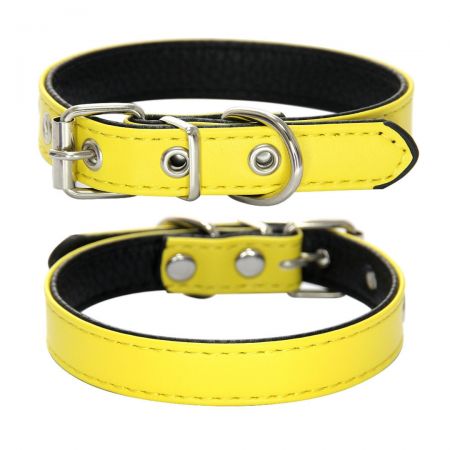 The leather dog collar is suitable for dogs of all sizes.