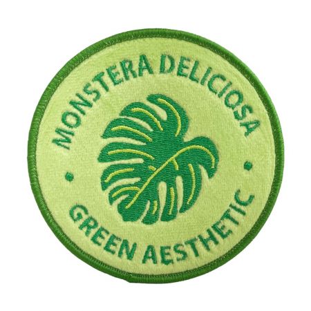 Vi har de senaste maskinerna för att tillverka dina strykbara patchar.