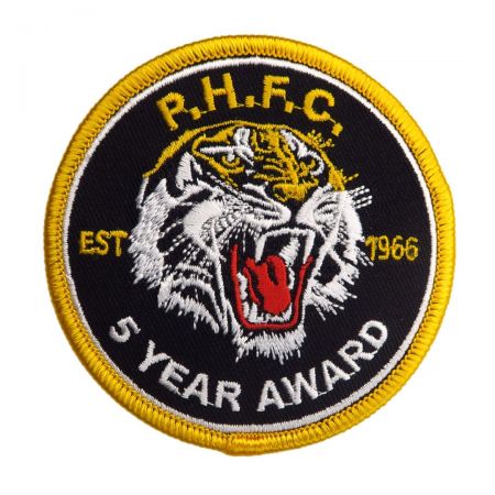 Du kan göra dina egna anpassade strykbara lappar så färgglada och kreativa som du vill.