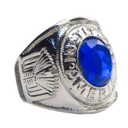Jeder von uns hergestellte Edelstahl-Vintage-Ring ist ein Zeugnis für die Authentizität des Originals.