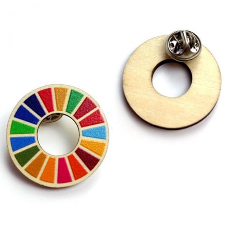 Наши деревянные значки идеально подходят в качестве рекламных подарков для бизнеса или брендов.