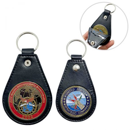 Leather Coin Holder Keychain - Custom logo challenge coin holder leather keychain.