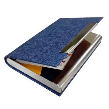 カスタム名刺入れ。