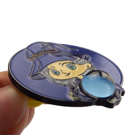 Anpassade halloween-nålar.