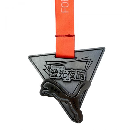 Multifunctional Night Run Medal - Create your multi-functional medals for night runs.