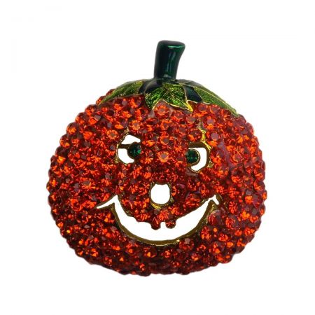 El pin esmaltado personalizado de Halloween captura el espíritu de la temporada de Halloween.