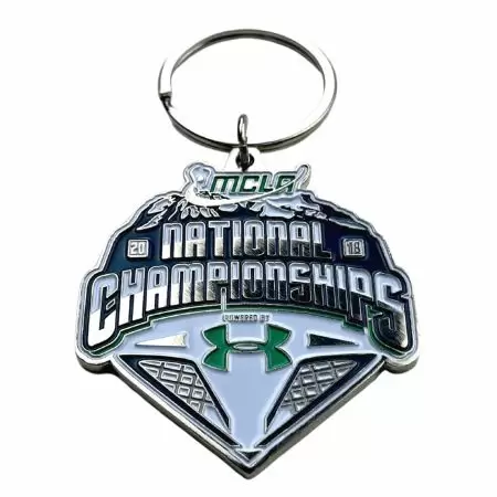 Die-stansade metallnyckelringar finns i två varianter: 2D-platt eller 3D-relief.