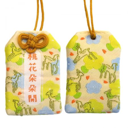 保護お守りや安全チャームのカスタマイズには38年以上の経験があります。