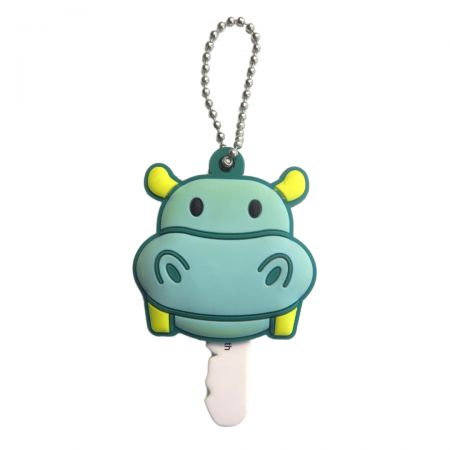 Индивидуальный брелок для ключей автомобиля.