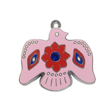 Tilpasset Anhenghalskjede - Tilpassede anhenghalskjeder har flere materialer og produksjonsmetoder.