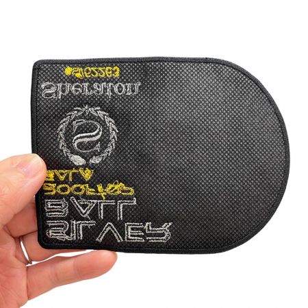 डिज़्नी से फैशन तक, हमारे सीक्विन एप्लिक पैच डिज़ाइन को जीवंत करते हैं।