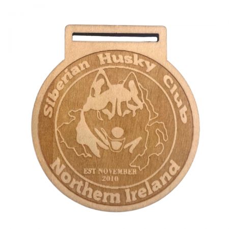 Medalla de madera con grabado láser - Descubra el epítome del reconocimiento personalizado con nuestras medallas de madera personalizadas.