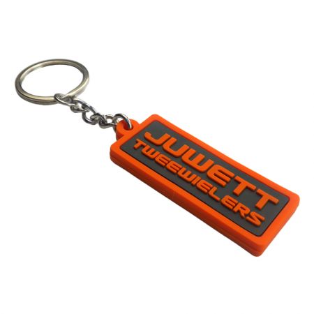 Personalize os seus itens do dia a dia com um porta-chaves de borracha que mostra o seu design preferido.