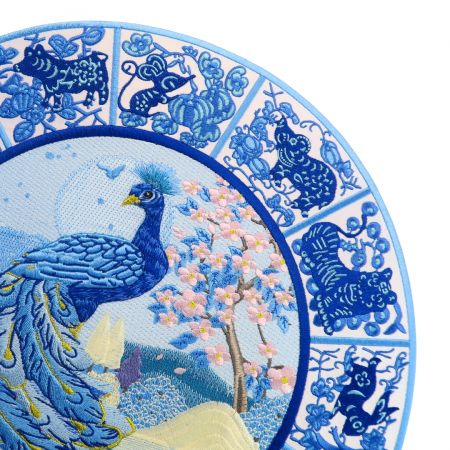 Fira Drakens år med en anpassad zodiakpatch.