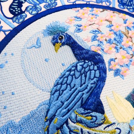 Personalisera din klädsel med en unik broderad patch som visar din kinesiska zodiak.