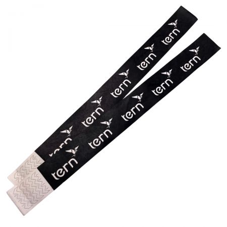 Billige tyvek-håndleddsband.