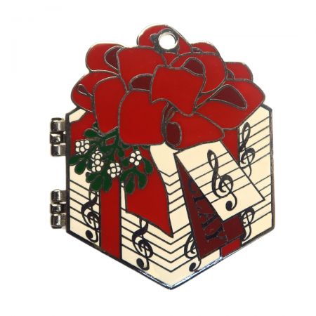 Gyártó csuklós zománkészítésű kitűzők gyára.