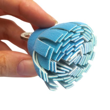 Vi har tilpasset mange mini dusk nøkkelringer.