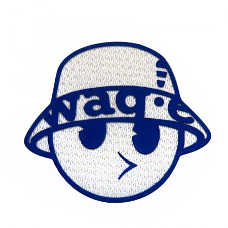 विशिष्ट लोगो के साथ ततामी कपड़े के फुटबॉल पैच को अनुकूलित करें।