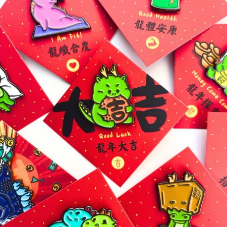 अपने लोगो या कला के साथ कस्टम पिन बैज डिज़ाइन करें।