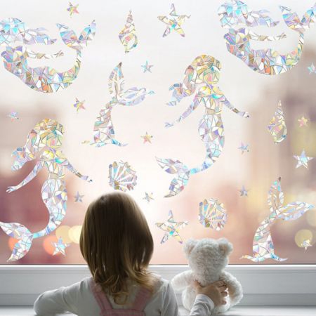 Logotipo personalizado em adesivos de janela.