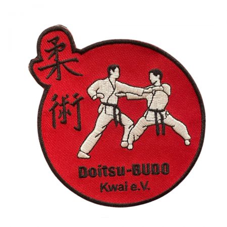 Créez des écussons de judo personnalisés avec une broderie détaillée.