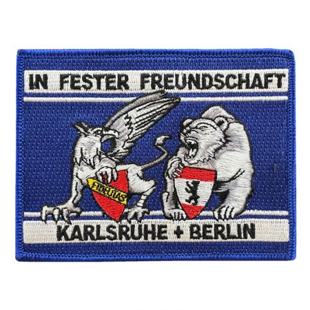 Individuelle aufnähbare Patches.