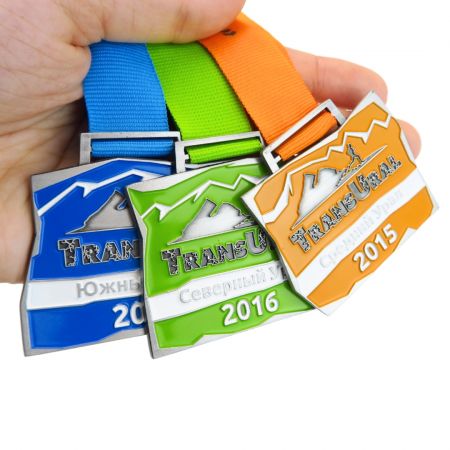 Aangepaste Ontwerp Finishers Medaille - Ontwerp speciale finishersmedailles voor mijlpaalprestaties.