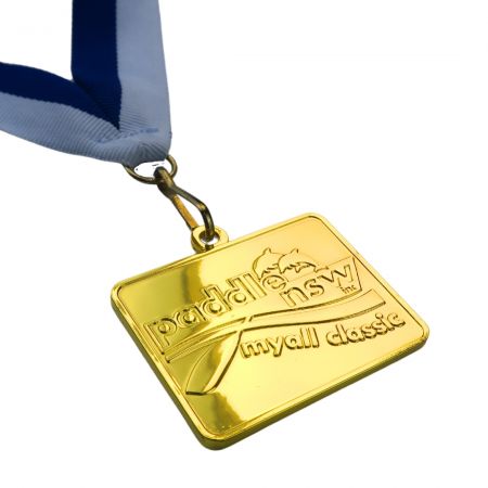 Ontwerp een aangepaste metalen award voor uitmuntendheid in elk vakgebied.