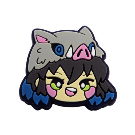 Hozz létre egy anime kitűző gyűjteményt, amely népszerű sorozatokat és karaktereket mutat be.