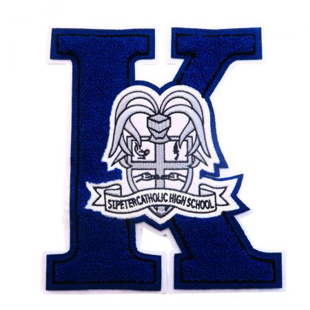 Иконные буквы из шенилла, созданные для того, чтобы стильно отметить ваши достижения.