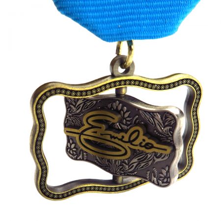 Create striking custom enamel medals with vivid colors and unique designs that stand out.