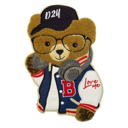 Pehmeä ja eläväinen chenille-ompelu luo erottuvia muotoiluja, joissa on vintage-tunnelmaa.