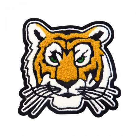 Nosta vaatteesi tasoa päällystechenillellä, joka yhdistää pehmeät tekstuurit ja rohkeat värit.