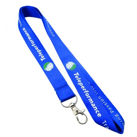 Aangepaste bedrukte lanyards bieden langdurige duurzaamheid en duidelijke ontwerpen, perfect voor logo's of promotionele boodschappen.