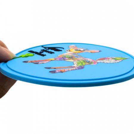 Suunnittele räätälöityjä kumipäällysteitä UV-tulostuksella, yhdistäen joustavan materiaalin kirkkaisiin, kestäviin tulosteisiin vaikuttavien tulosten saavuttamiseksi.