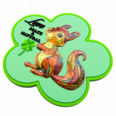 Lisää tuotteillesi elävä kosketus kumipäällysteellä, jossa on UV-tulostus, varmistaen pitkäkestoiset, haalistumattomat värit.