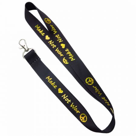 एक कस्टम लैनयार्ड के साथ अपने ब्रांडिंग को ऊंचा करें जिसमें लेजर फोइल स्टैम्पिंग लोगो हो, जो एक चिकनी और धात्विक फिनिश बनाता है।