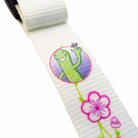 ऑफसेट प्रिंटिंग के साथ कस्टम लैनयार्ड प्रचारात्मक कार्यक्रमों के लिए आदर्श हैं, जो स्पष्ट, पेशेवर ब्रांडिंग प्रदान करते हैं।